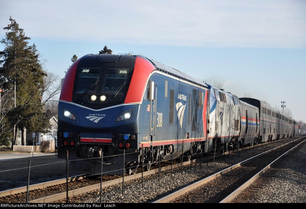 "Empire Builder" rolls west on the first leg of its trip